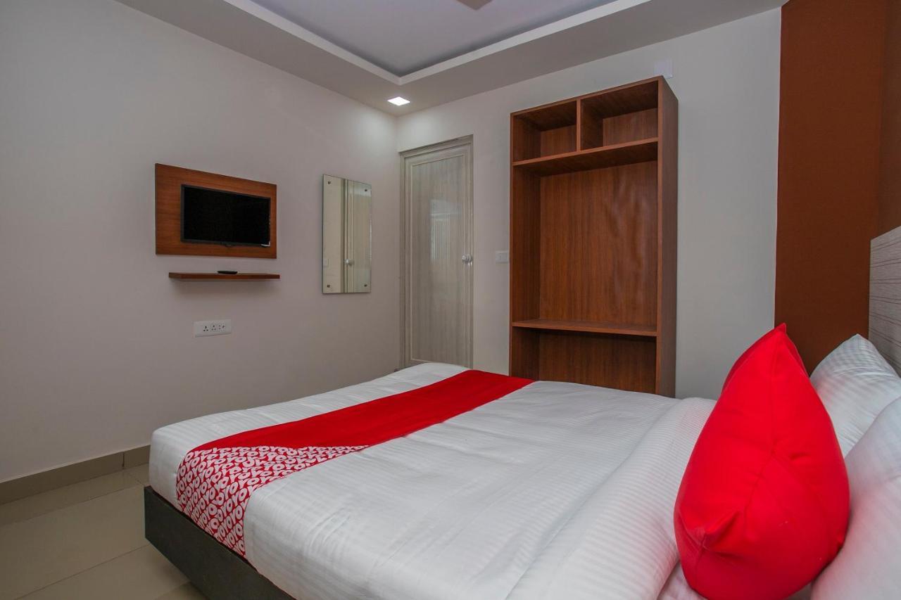 העיר בנגלור Hotel O Varcity Phi Premium Pavilion ,Above Hdfc Bank ,Near Anjaneya Temple Madiwala, Hosur Main R מראה חיצוני תמונה