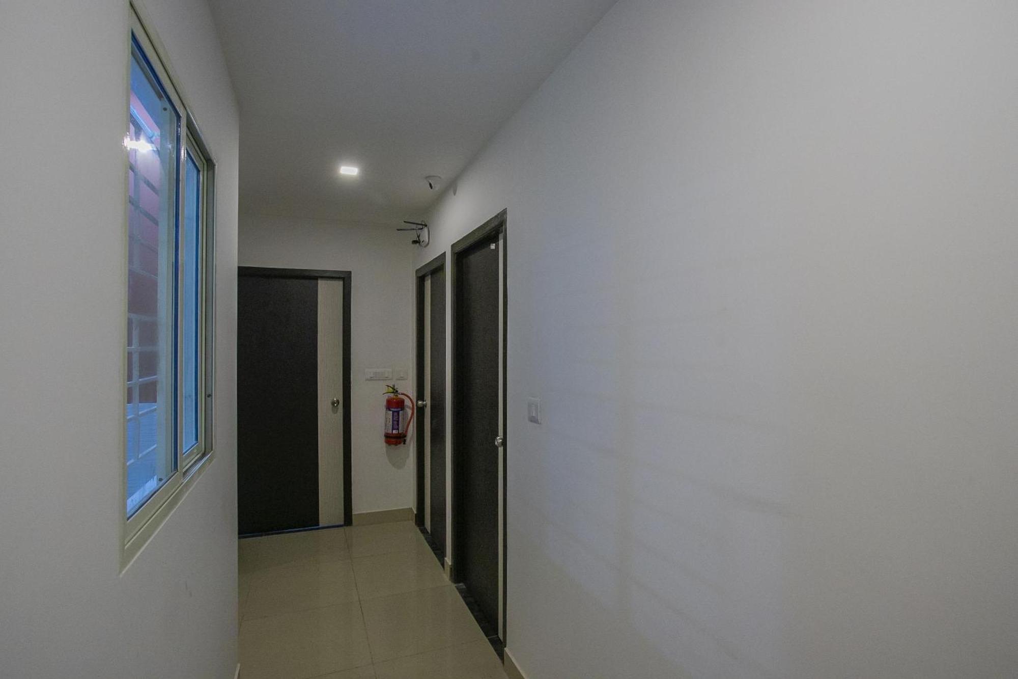העיר בנגלור Hotel O Varcity Phi Premium Pavilion ,Above Hdfc Bank ,Near Anjaneya Temple Madiwala, Hosur Main R מראה חיצוני תמונה