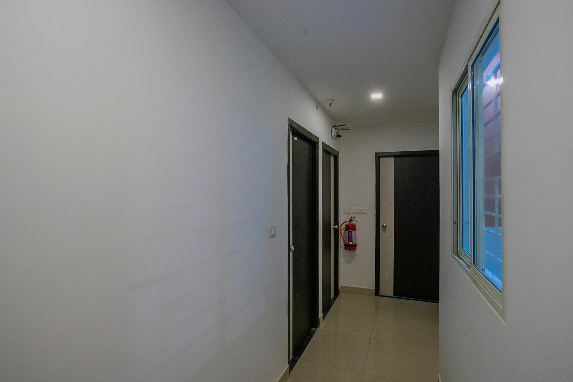 העיר בנגלור Hotel O Varcity Phi Premium Pavilion ,Above Hdfc Bank ,Near Anjaneya Temple Madiwala, Hosur Main R מראה חיצוני תמונה