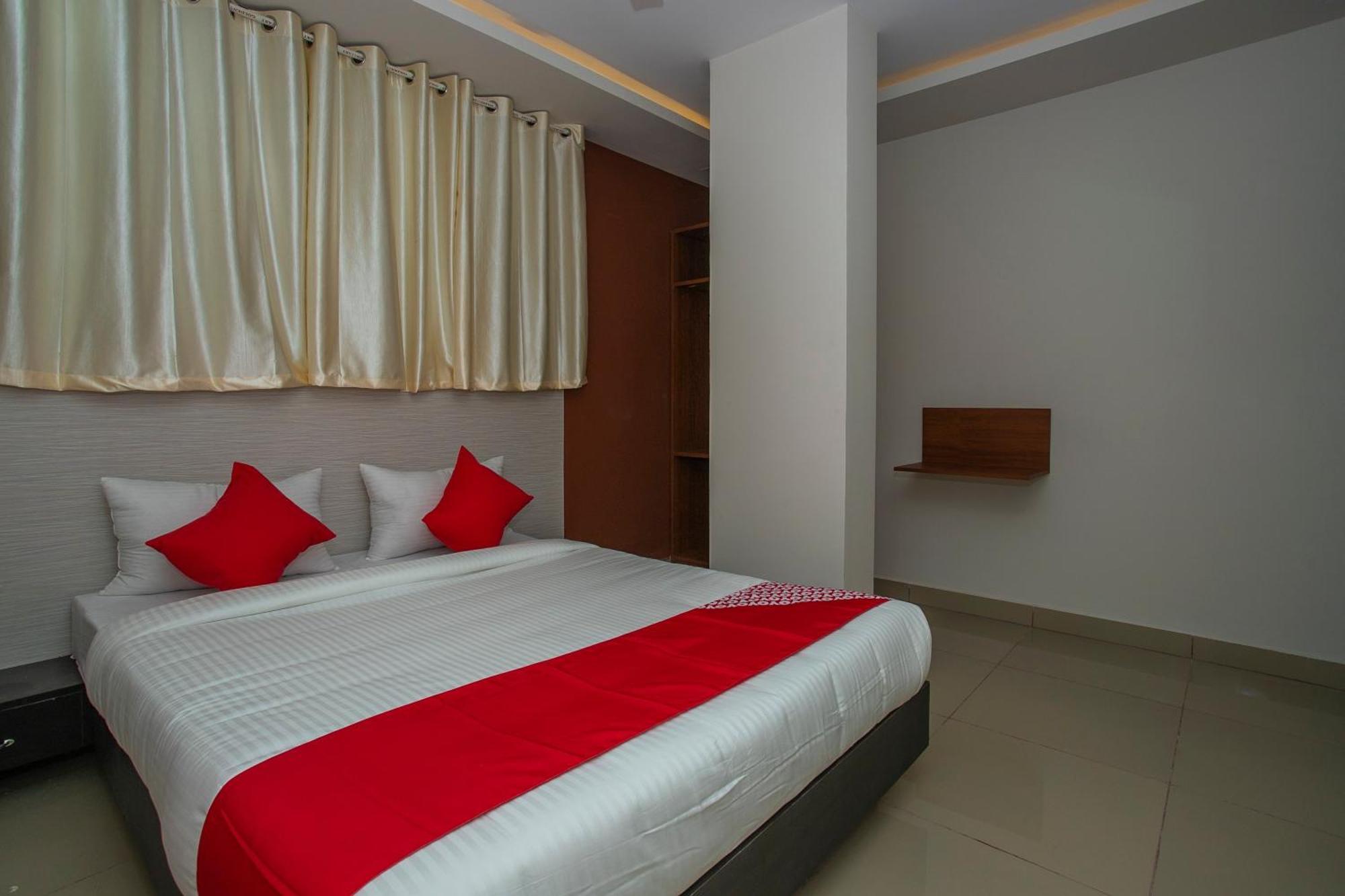 העיר בנגלור Hotel O Varcity Phi Premium Pavilion ,Above Hdfc Bank ,Near Anjaneya Temple Madiwala, Hosur Main R מראה חיצוני תמונה