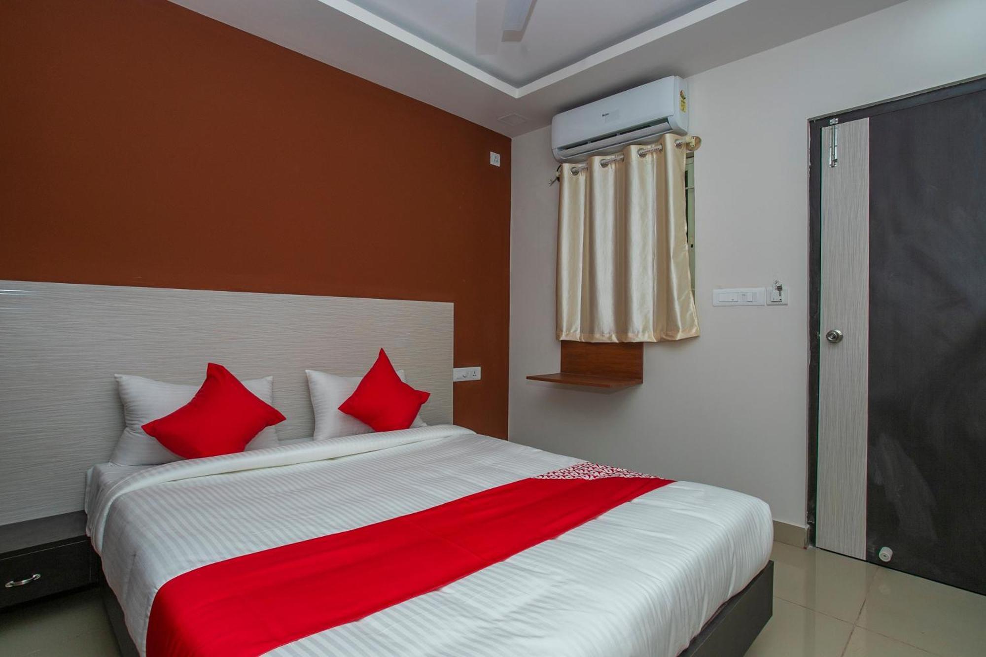 העיר בנגלור Hotel O Varcity Phi Premium Pavilion ,Above Hdfc Bank ,Near Anjaneya Temple Madiwala, Hosur Main R מראה חיצוני תמונה